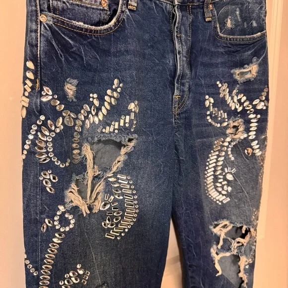 FREE PEOPLE CEM EMBELLISHED DISTRESSED JEANS size 28 - Picture 4 of 8